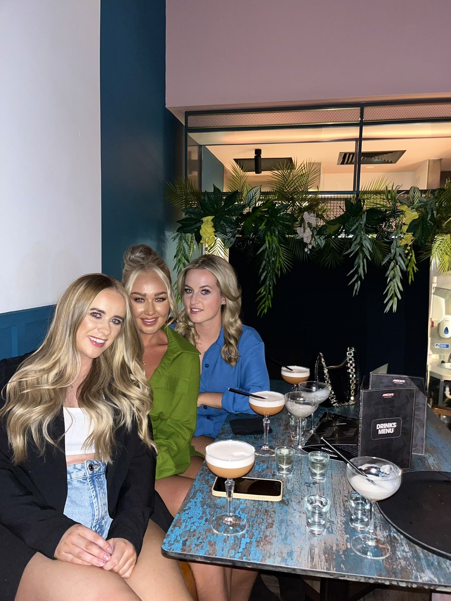 CharlyKavanaghx's tweet photo. 💚🥂✨ https://t.co/quFISG9us8