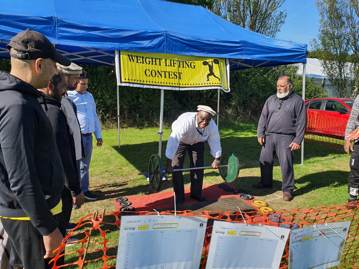 Ansarullah_UK's tweet photo. #MAUK Ahmadiyya Muslim Elders Association UK #MAUKIjtema 2nd day tough contests of Weight Lifting Competitions at #Ijtema2022 https://t.co/A1lqbyHKn0