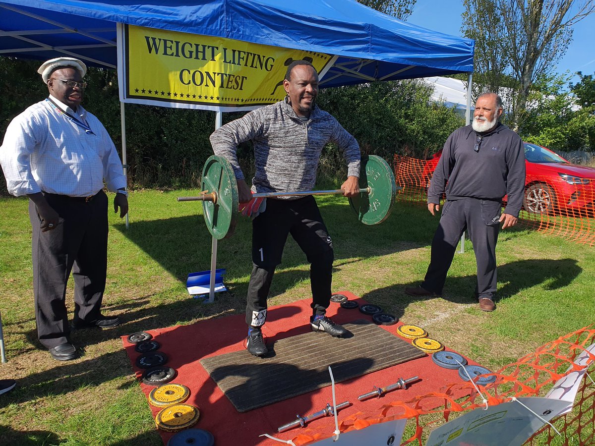 Ansarullah_UK's tweet photo. #MAUK Ahmadiyya Muslim Elders Association UK #MAUKIjtema 2nd day tough contests of Weight Lifting Competitions at #Ijtema2022 https://t.co/A1lqbyHKn0