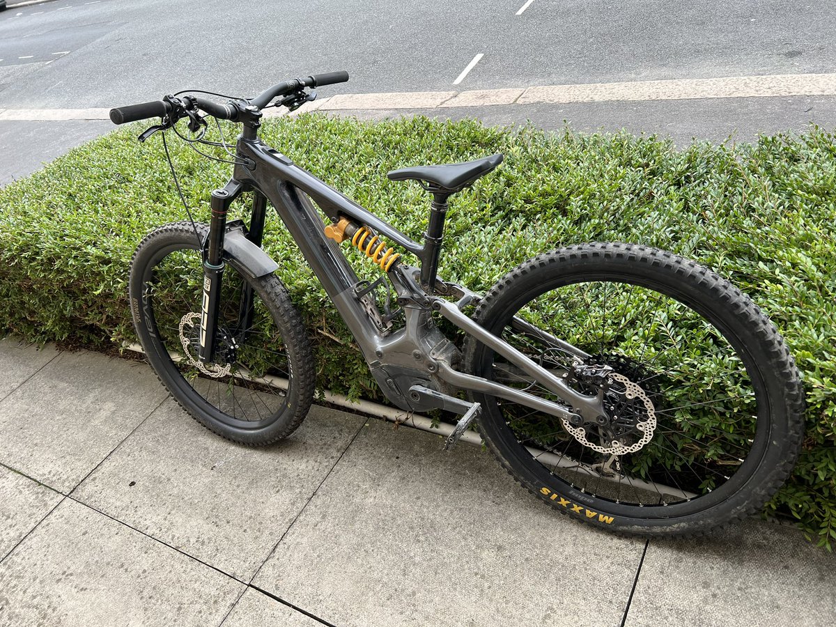 onthebrake's tweet photo. The first few rides with the Hope Tech 4 V4 on the front of the eeb have been super encouraging.

Much lighter lever and way less hand strain. Feeling way more in control of the bike :)

Have had a tricky month with my body &amp; energy. Hoping for more riding in the next few months! https://t.co/tI4Jj4dmH7