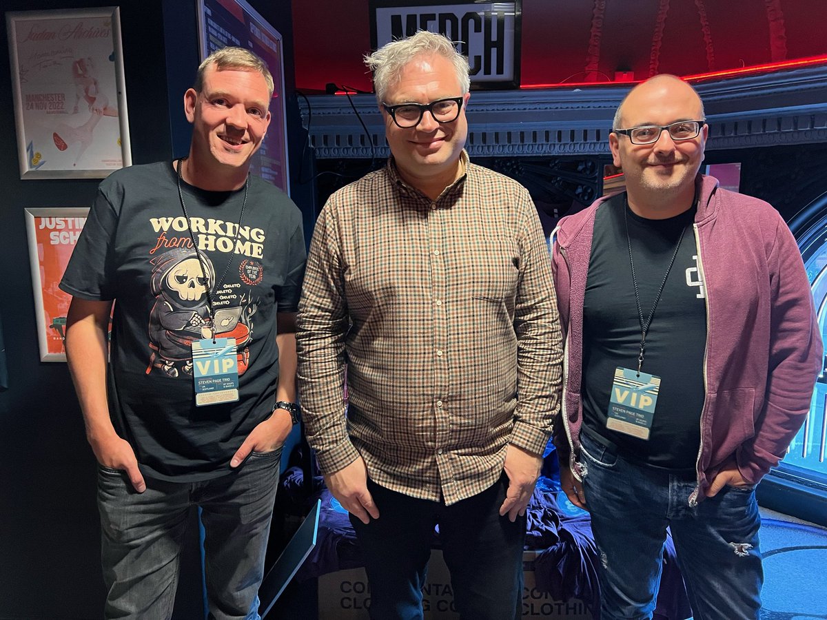 NerdODReg's tweet photo. Well last night at @bandonthewall @stevenpage played the gig of a lifetime.. absolutely incredible.. just can't beat a Steve Page live gig!! If you get the chance to go to the tour, just do it, you won't regret a single second of it!! https://t.co/o5ieCMaBGb