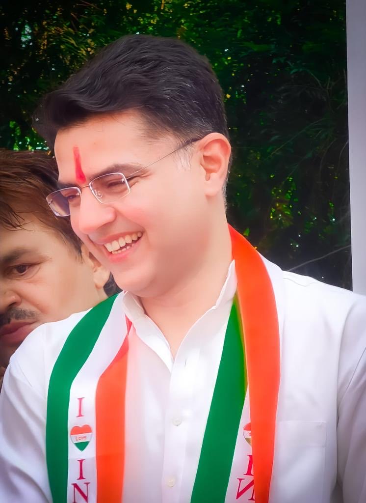 Archanasharmain's tweet photo. आपणों मुख्यमंत्री जी । https://t.co/ffIOzBP6xj