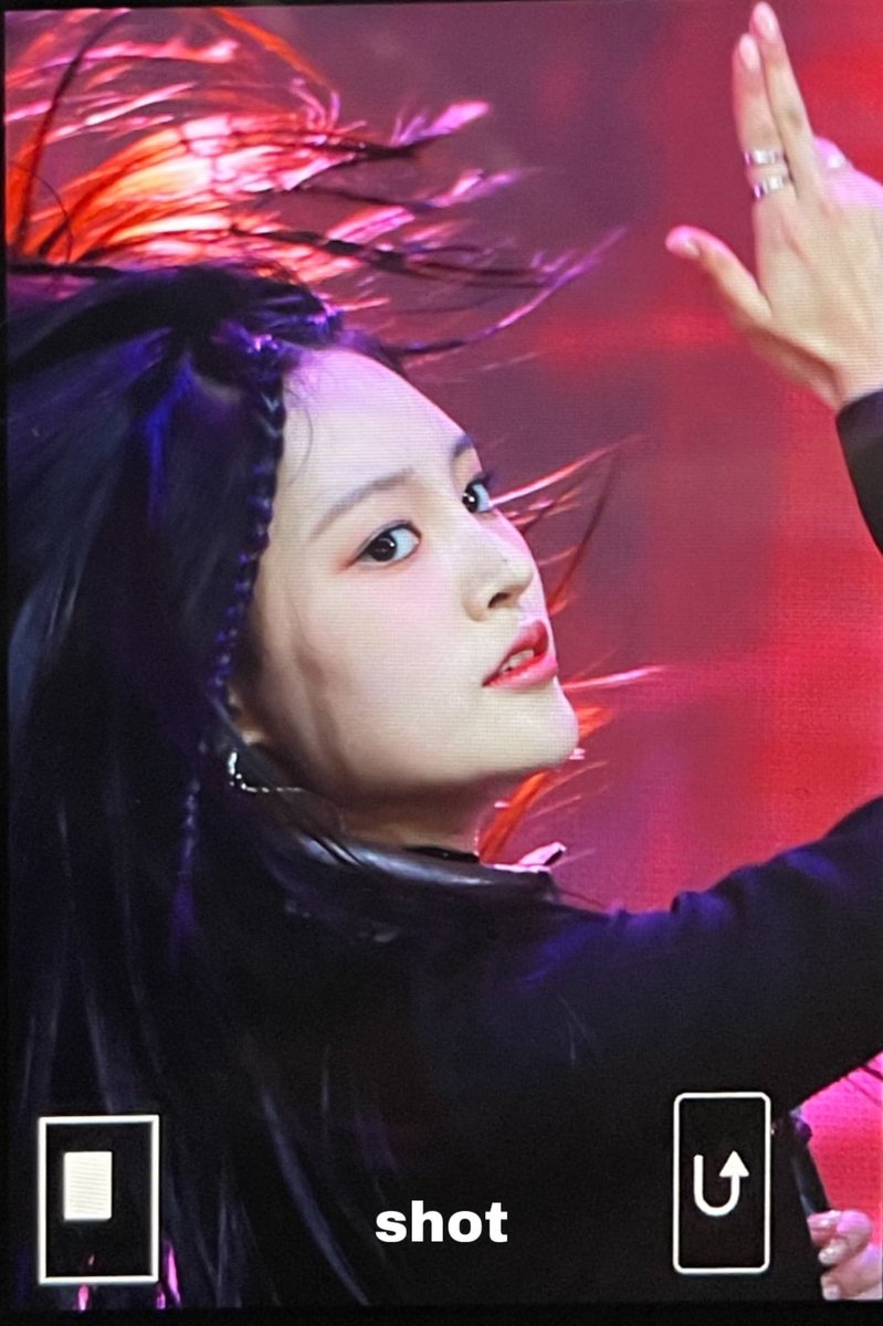 shot_220916's tweet photo. 220916 @mimiirose_YESIM #미미로즈 #mimiirose #서윤주 #윤주 https://t.co/4Wkfb5vMx0