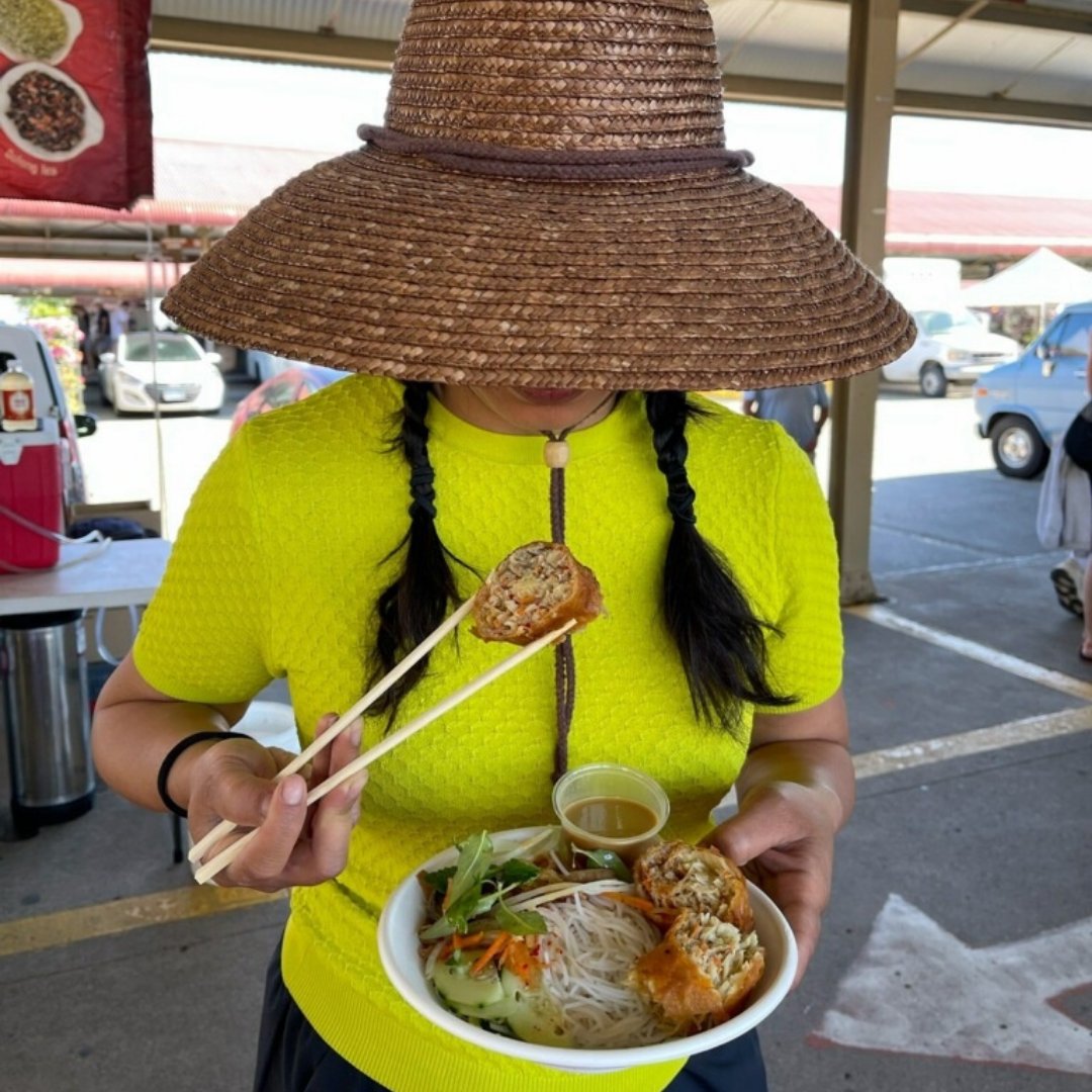 Fall is starting to sneak in so let's enjoy all of summer while we still can -- meet us at the <a href="/MplsFarmMarket/">MplsFarmMarket</a>?!?!? We'll bring the eggrolls. 

Miss us at the market? Order your takeout favorites online bit.ly/RainbowMpls 🌈❤️