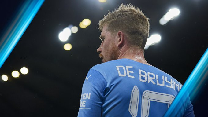 WilliamHill's tweet photo. Kevin De Bruyne has now provided as many Premier League assists as Steven Gerrard:

🔴 Stevie G: 504 games, 92 assists
🔵 KDB: 217 games, 92 assists

Bonkers. 🤯 https://t.co/vbMk42qiSr