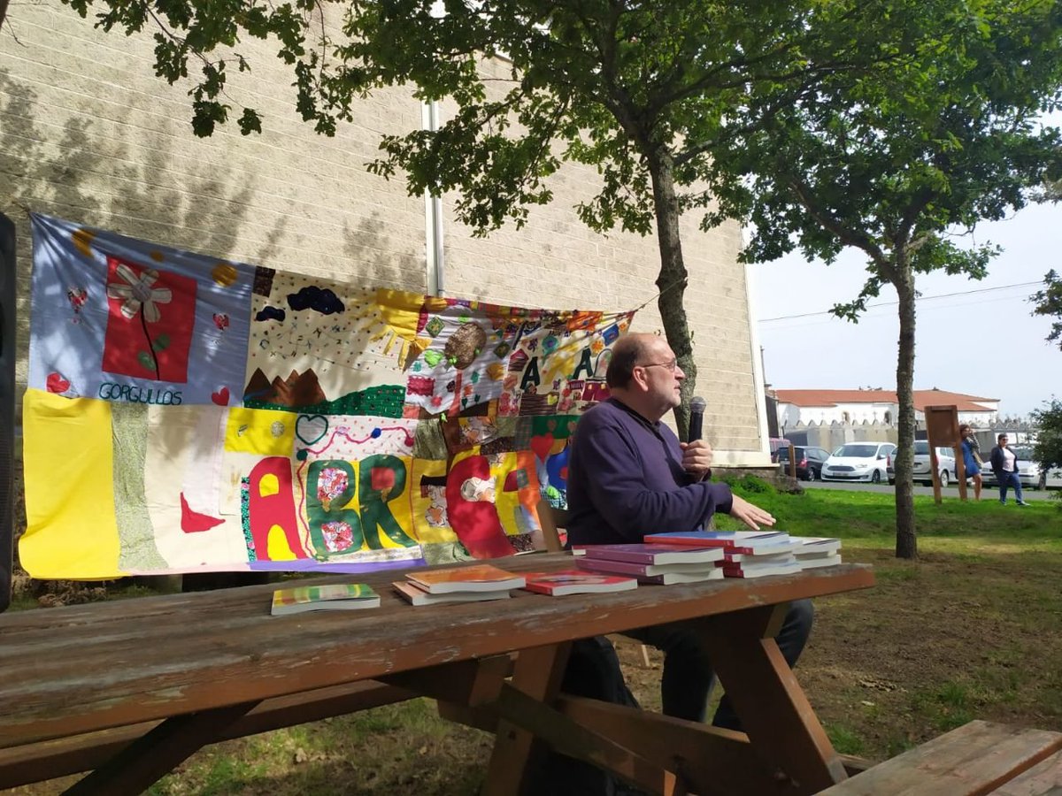 SLG_labregxs's tweet photo. Comezamos o #SonLabregx en #Visantoña da man do grande @carlos_taibo, coa palestra titulada"Decrescimento e colapso" ✊🌱 https://t.co/ZGWMe6snDZ