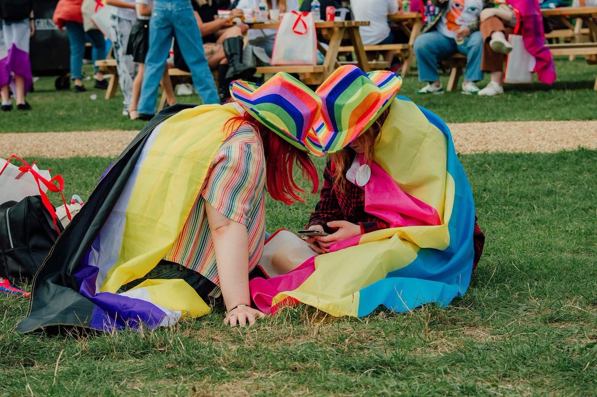 mkpridefestival's tweet photo. PROUD! 

❤️🧡💛💚💙💜🤍🖤🤎

Photo Credit: DB Photography https://t.co/03rt9hlqTM