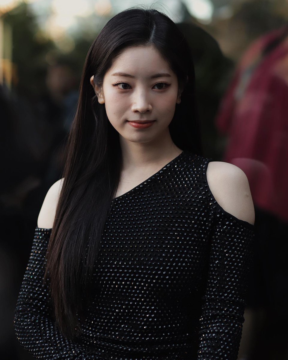 JustForTWICE_VN's tweet photo. [TREND FOR DAHYUN]

Đừng quên lên insta của Dubu để lại những bình luận tốt dưới phần comment để đẩy lùi những lời lẽ ác ý nhé.

- Target: 1000 replies, 200 retweets

- Cú pháp: Viết gì đó cho Dahyun
#AlwaysWithDahyun 
#WeLoveYouDahyun
@JYPETWICE https://t.co/CPPmH0adZI