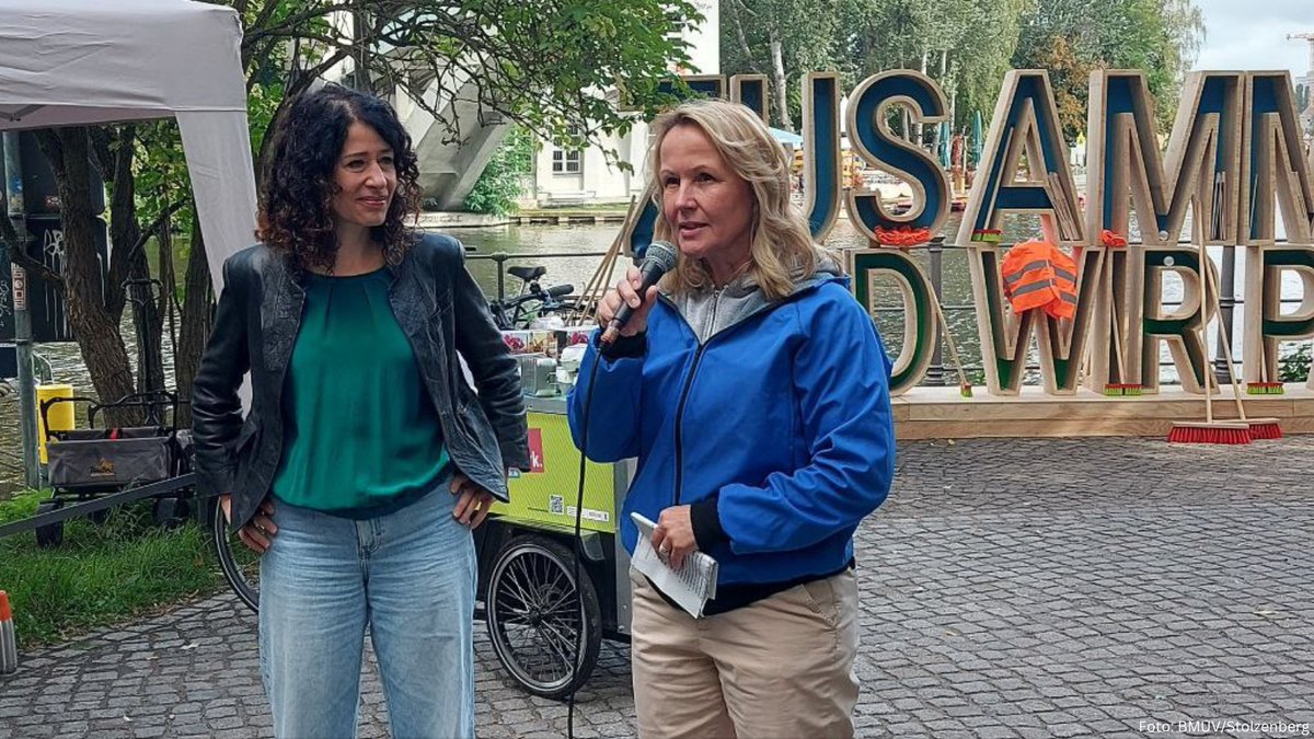 _BMUKN's tweet photo. „Künftig sollen alle, die Einwegplastik-Produkte auf den Markt bringen, sich auch an der Beseitigung von Abfällen finanziell beteiligen. Einen Gesetzesentwurf bereitet das BMUV derzeit vor. Mehrweg soll neuer Standard werden.“ @SteffiLemke #WorldCleanupDay https://t.co/FqqFJ0Bfp3 https://t.co/cdnIEllHRW