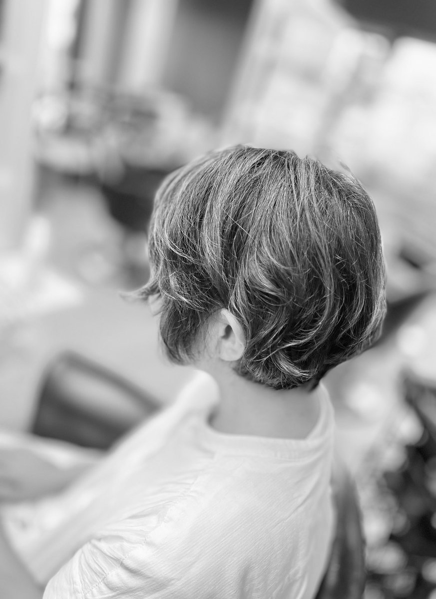 _prismworks's tweet photo. 今日は、気分転換にヘアカットしてきまして。✂︎
ボブスタイルのラインを少しラフに崩してみました。
ご満悦です。◎
#myhairstyle https://t.co/ayKW7cMbX0