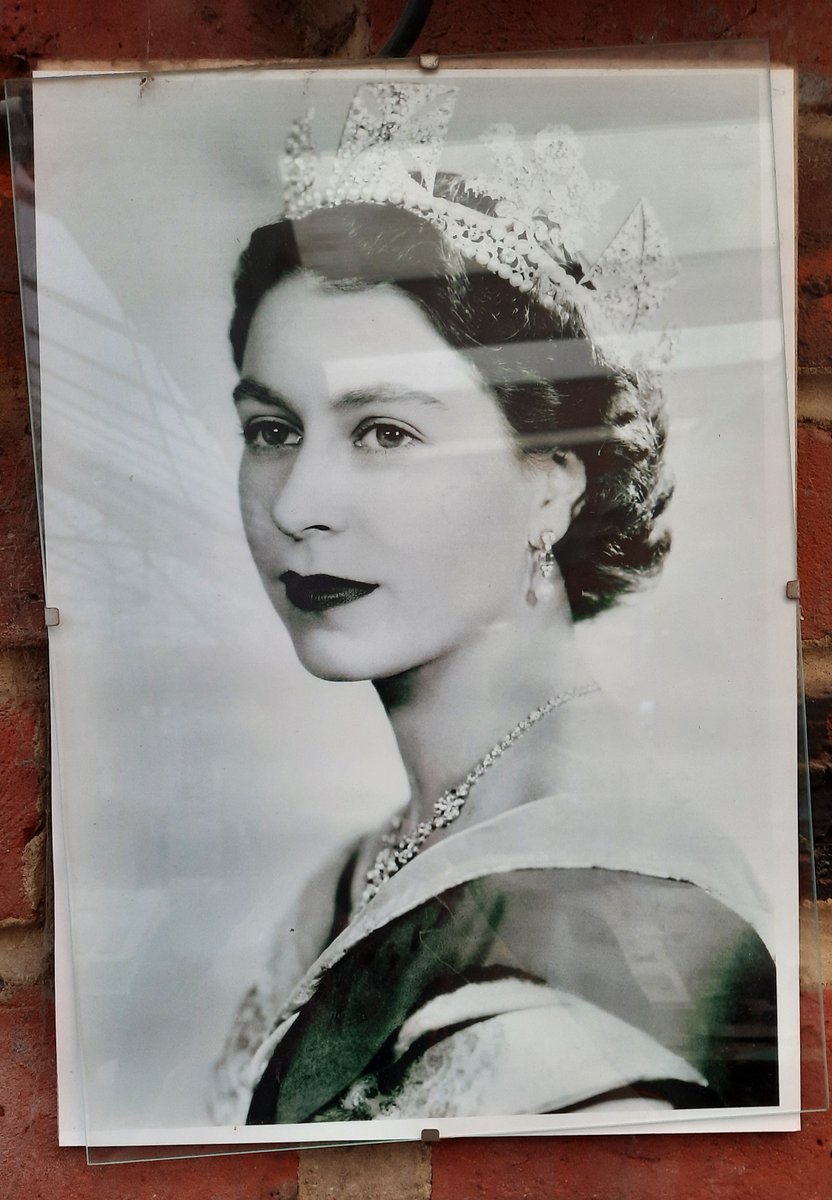 HildrethsGC's tweet photo. Hildreth's will be closed today because of the funeral of Queen Elizabeth II. https://t.co/MS2l4Ryawe