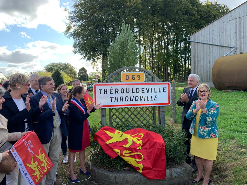 Herve_Morin's tweet photo. Matinée dans le Pays de Caux à #Therouldeville et #Vittefleur pour le dévoilement des panneaux normands pour la sauvegarde et la valorisation des parlers normands. https://t.co/WGVQY6tuGb