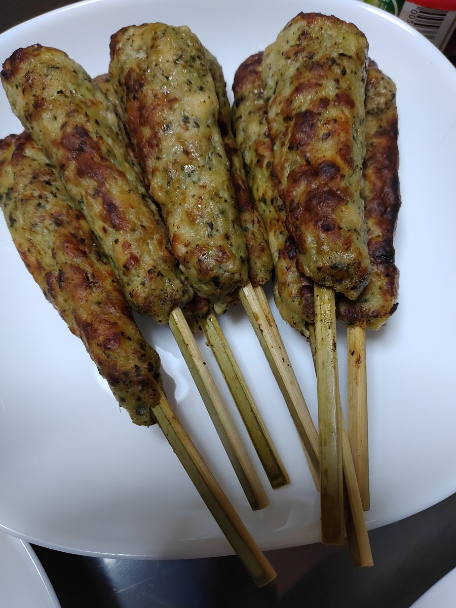 mugiwaraneko01's tweet photo. こんばんわ~
豚肉キムチ
しそつくね
薬味たっぷりやっこ
枝豆
安く買えた黄桜悪魔のビール
これ美味しい
今日も呑むぞーー
今宵もかんぱい🍻🥂
#黄桜
#悪魔のビール
#DevilsBeer
#おうちごはん𓎩𓌉𓇋
#家呑み https://t.co/goVcQyfjQH