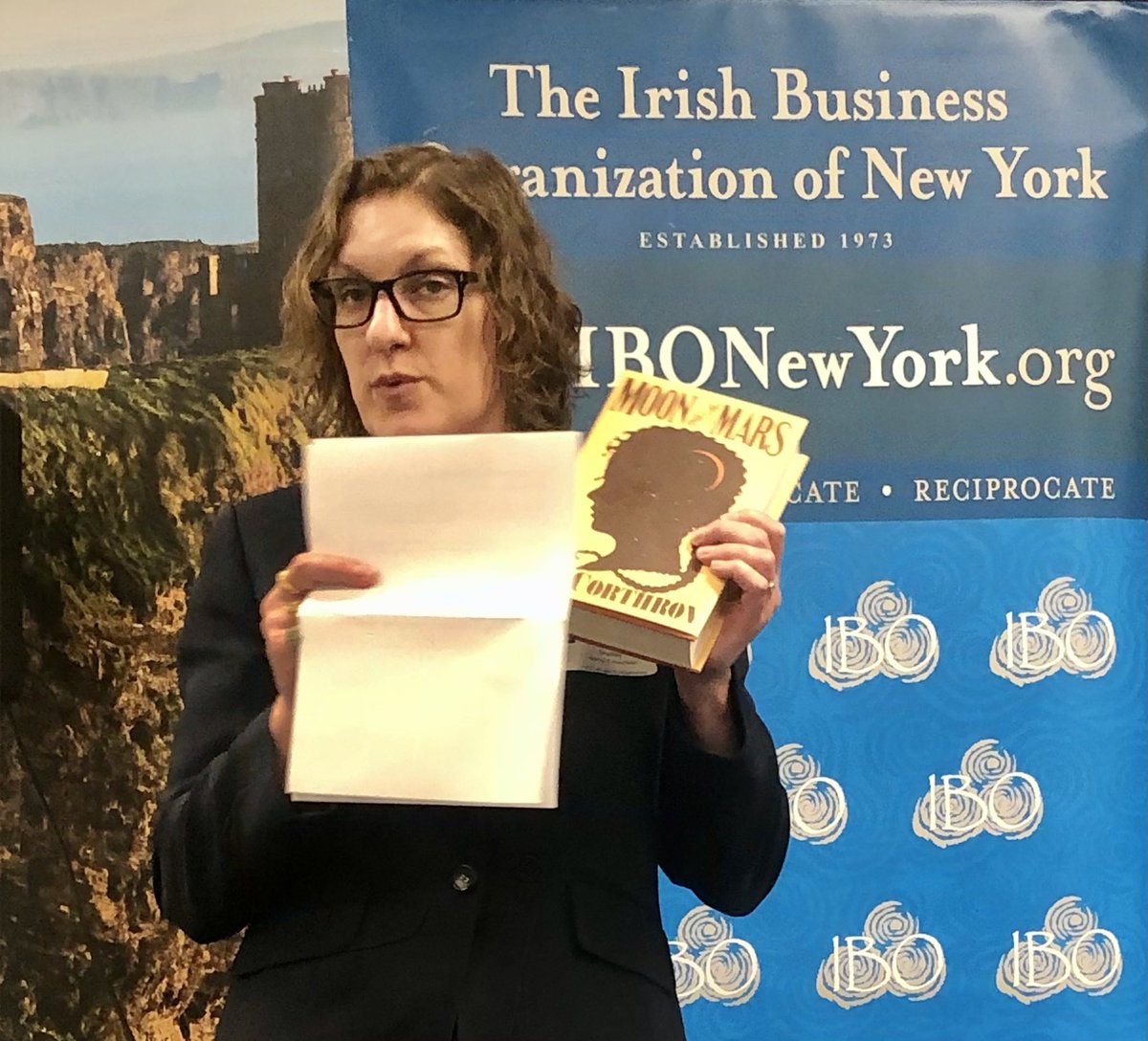 auntytem's tweet photo. @MaureenEdwards_ @CatherineMurnin @KCorthron @IrishBusinessNY @bankofireland @Paul_NY @ShellQL @eemscully @aaidnetwork 🙏 for tuning in @ both sides of the pond😀 @eemscully was 💯& wow just wow @KCorthron. My #bookbag is getting heavier & I’m so proud to share/show #IBOWomensNetworking guest speakers/authors
📚 @kkletter @jkhoey @MaureenEdwards_ @kateo @lizadonnelly @eemscully @LaurieFabiano https://t.co/obLEevRQz7