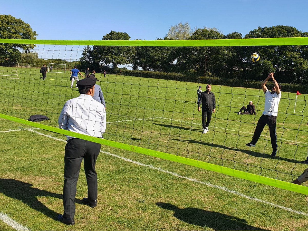 Ansarullah_UK's tweet photo. #MAUK Ahmadiyya Muslim Elders Association UK #MAUKIjtema 2nd day Volleyball Competitions getting Ansar's attention at #Ijtema2022 https://t.co/0XSqiYMLdS