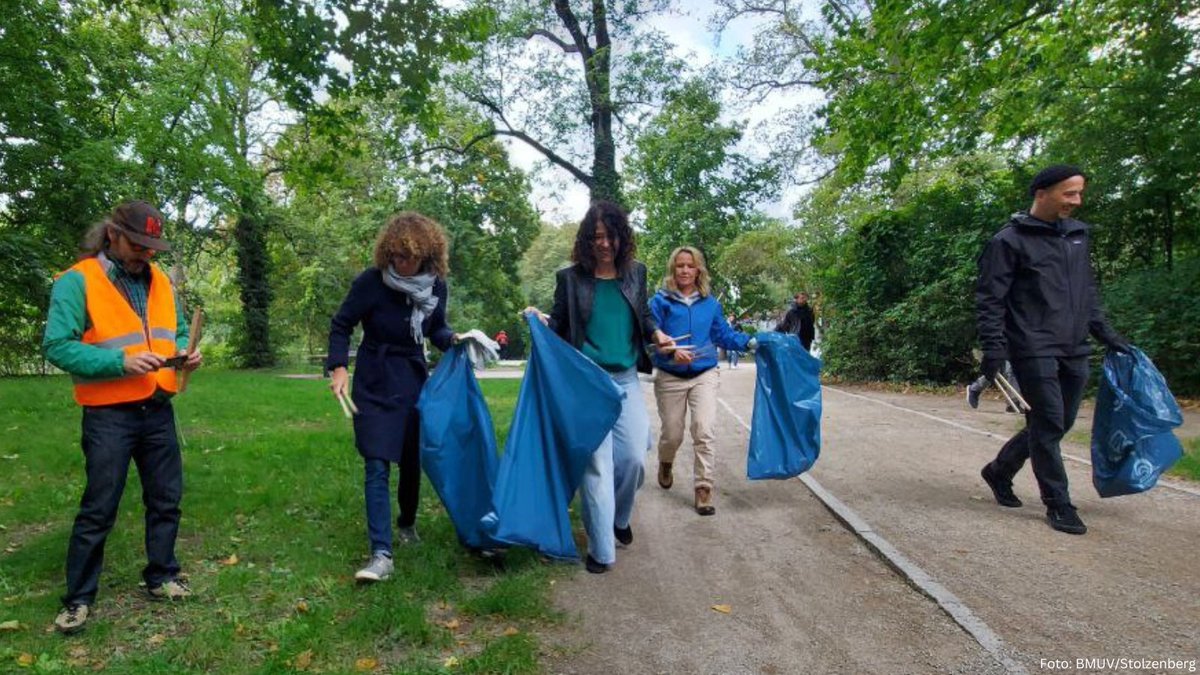 _BMUKN's tweet photo. „Künftig sollen alle, die Einwegplastik-Produkte auf den Markt bringen, sich auch an der Beseitigung von Abfällen finanziell beteiligen. Einen Gesetzesentwurf bereitet das BMUV derzeit vor. Mehrweg soll neuer Standard werden.“ @SteffiLemke #WorldCleanupDay https://t.co/FqqFJ0Bfp3 https://t.co/cdnIEllHRW