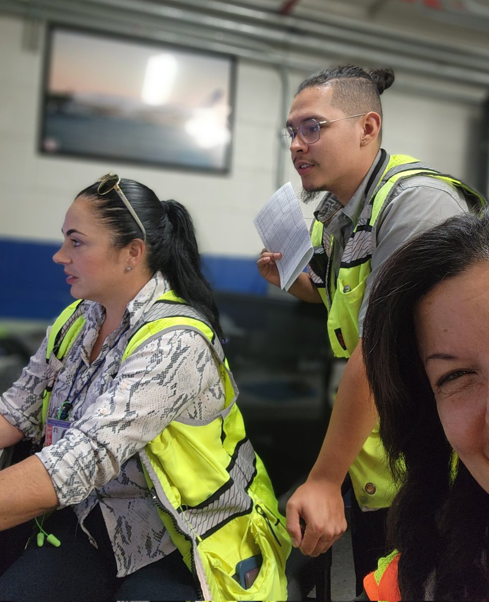 Linda Dutko (@dutkolinda) on Twitter photo Spending time yesterday, learning from a few of EWR Ramp's Finest! #United #BeingUnited #GoodLeadstheway @UA_Ramp_Proud #UAEWRAO <a href="/weareunited/">We Are United</a> Spending time yesterday, learning from a few of EWR Ramp's Finest! #United #BeingUnited #GoodLeadstheway @UA_Ramp_Proud #UAEWRAO <a href="/weareunited/">We Are United</a>