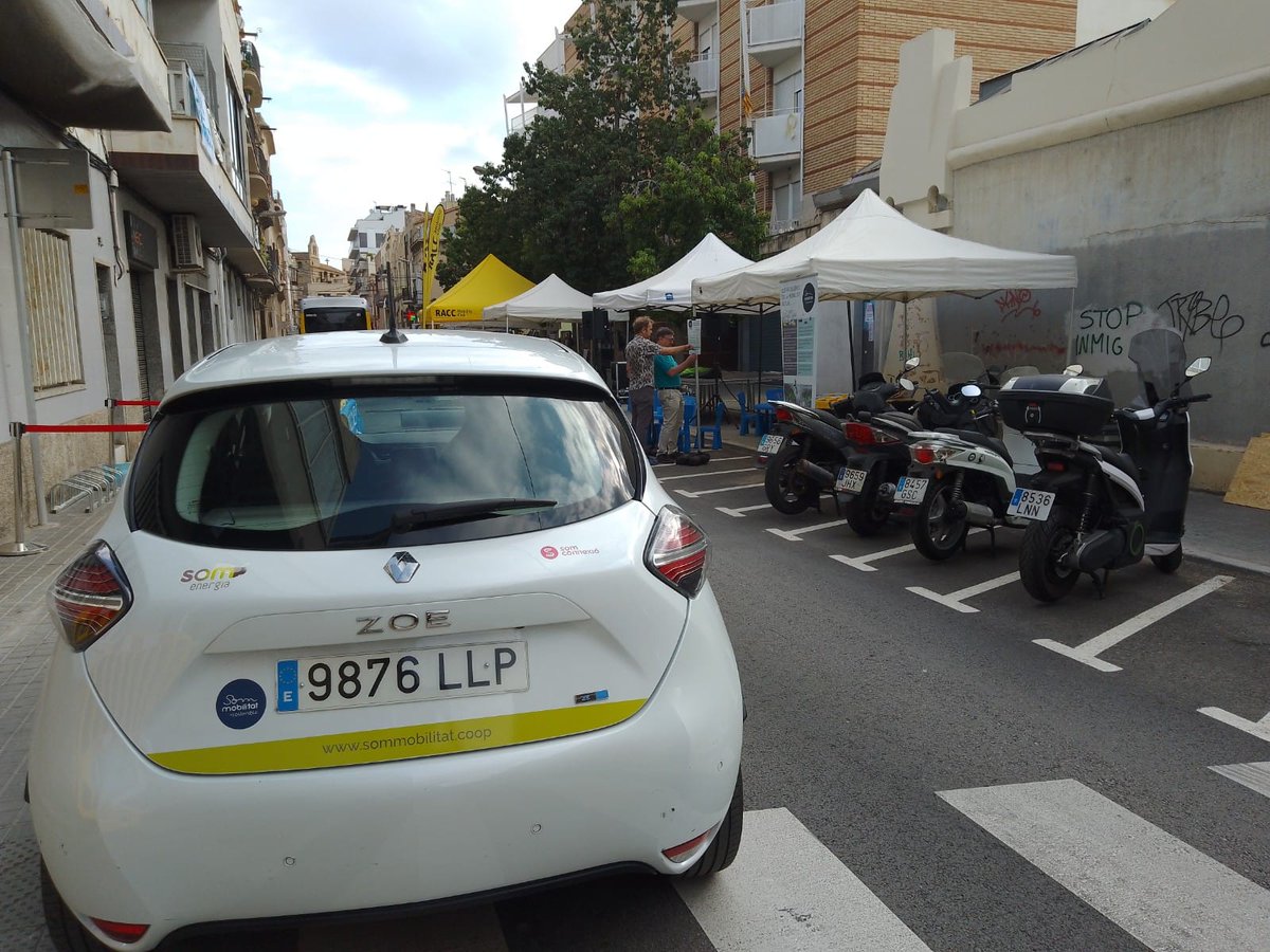 Avui dissabte matí ens trobareu al carrer Enric Borràs, a la fira de mobilitat sostenible de #badalona