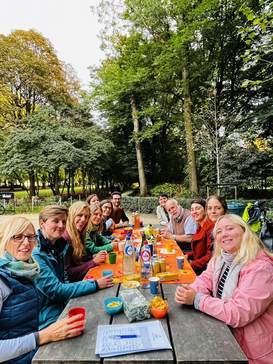 BelAIIC's tweet photo. 📣Special shout-out to our @AIICVega superstars who organised a meet up for their mentors &amp; mentees! On the table: speed dating, drinks, informal chats &amp; lots of happy interpreters 👇👇 #1nt #interpreters #AIICBelgium #mentoring https://t.co/mySJwVTLvq