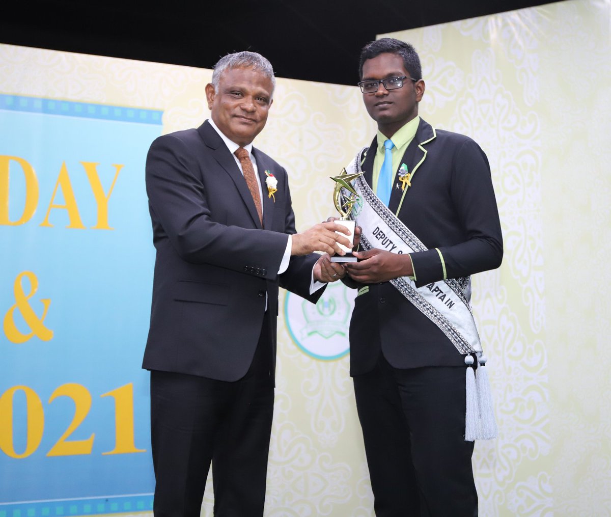 DrChubby's tweet photo. Work undertaken by the Principal &amp;  management of @batollschool to provide students with quality education &amp; life skills in a supportive education environment is highly commendable. Annual report showcased the school's achievements. Keep up the good work @neenneen12! @MoEdumv https://t.co/gbNAqfN7l3