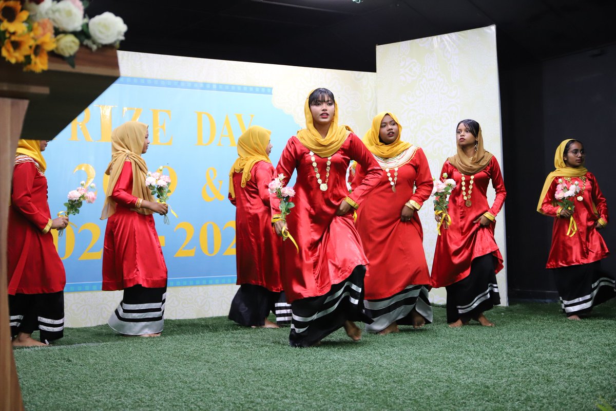 DrChubby's tweet photo. Work undertaken by the Principal &amp;  management of @batollschool to provide students with quality education &amp; life skills in a supportive education environment is highly commendable. Annual report showcased the school's achievements. Keep up the good work @neenneen12! @MoEdumv https://t.co/gbNAqfN7l3