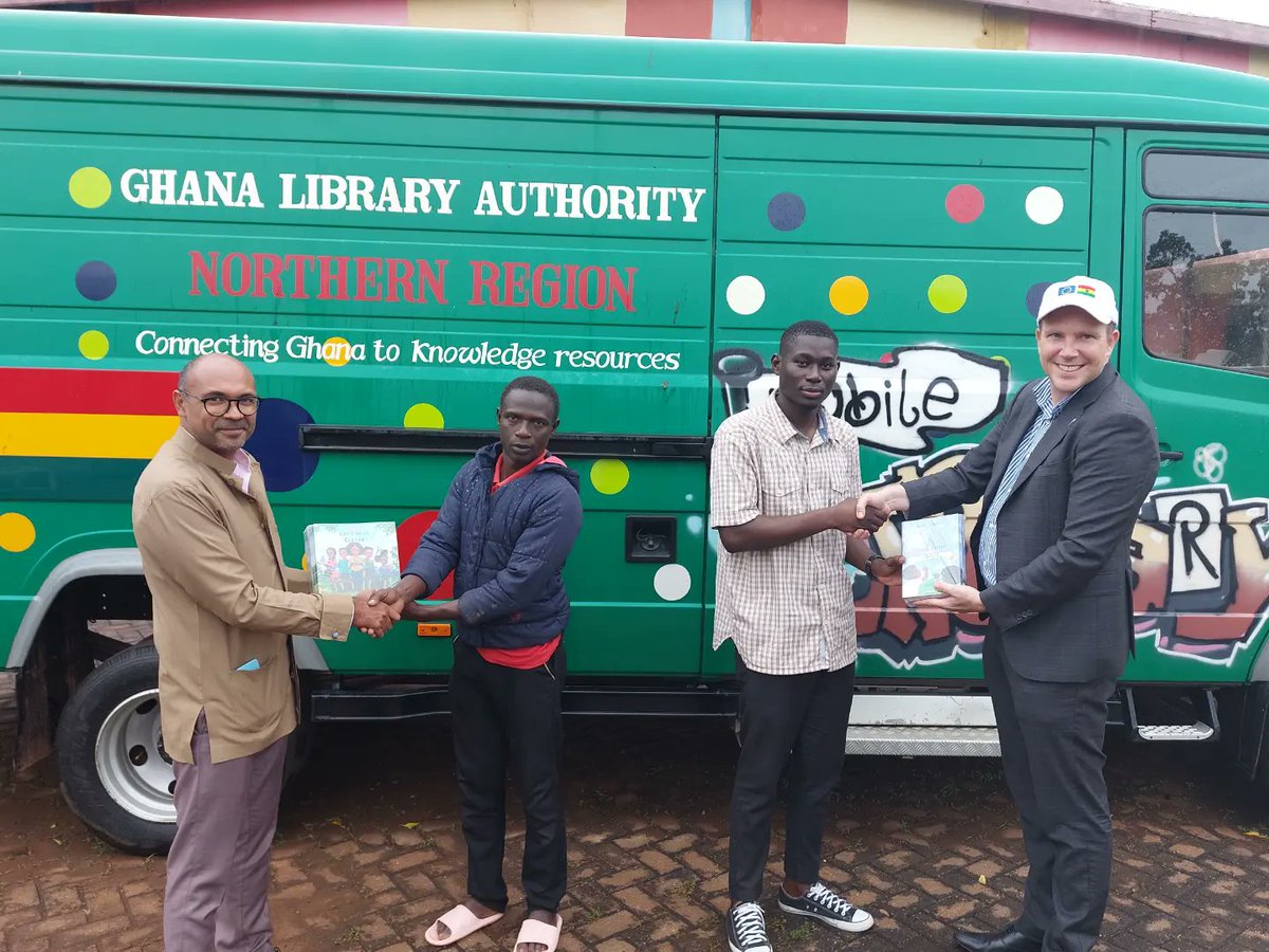 EuropeInGhana's tweet photo. In Tamale, the 🇪🇺EU made a donation of climate change inspired children books to the Tamale Library. The books contain simple ways for 👪children about 🏡🌳environmental awareness and actionable tips about incorporating them into daily life. 

#climatechange #GlobalGateway https://t.co/zwMm5PYbmq