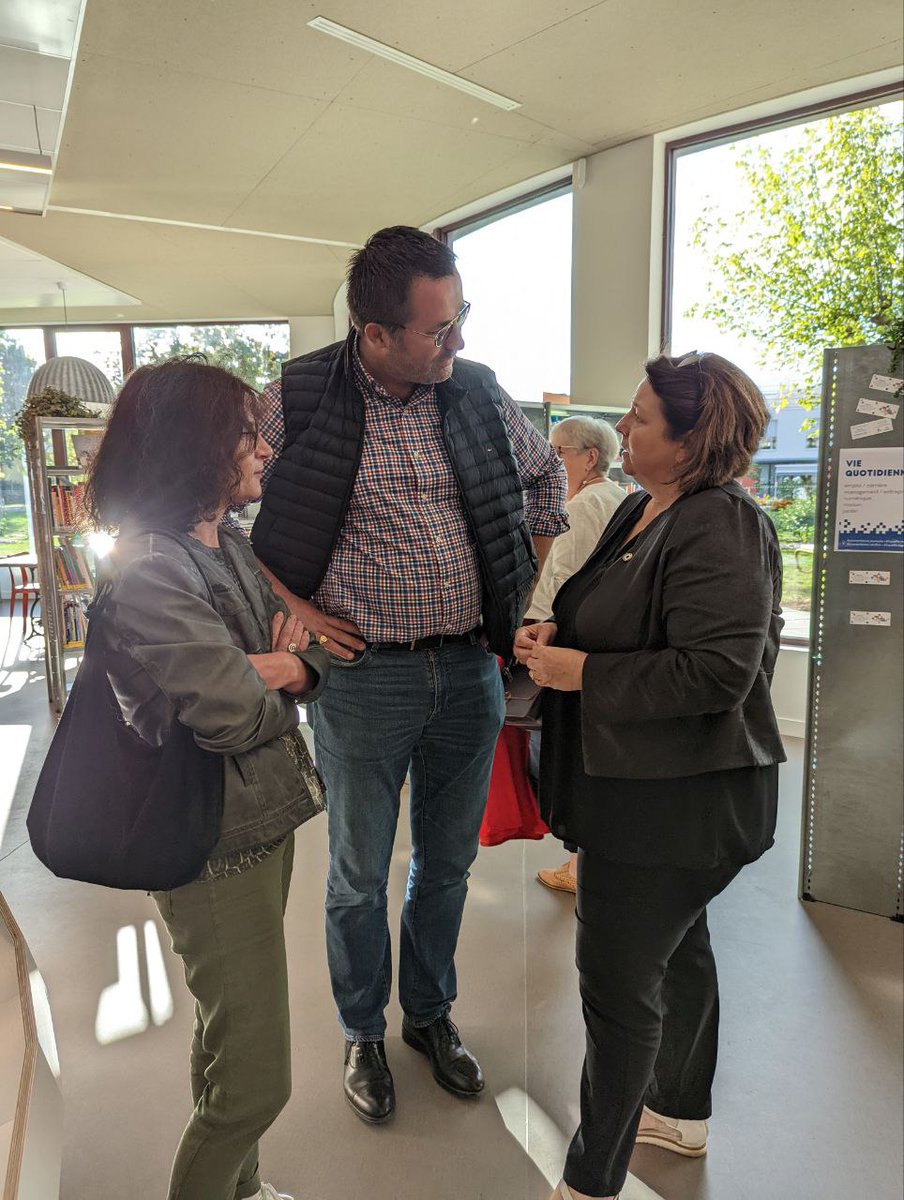 SophieErrante's tweet photo. Hier soir, j'étais aux cotés des élus de la commune des #Sorinières pour l'inauguration de la médiathèque #LEchapée et la résidence #Lapostrophe. https://t.co/zZ0QLiPBmO