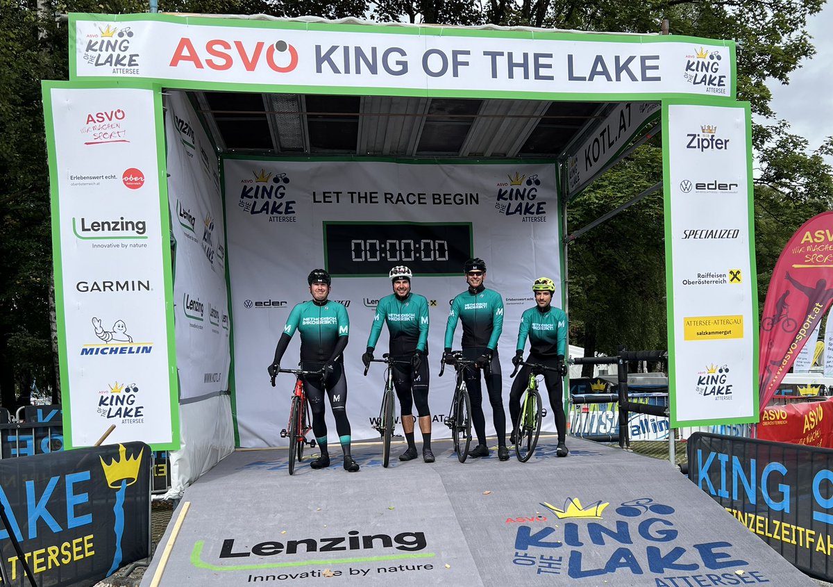 TriFisch's tweet photo. Team @MInkorrekt ist bereit für den Start beim King of the Lake. Bei der Aufwärmrunde war es immerhin trocken. https://t.co/Ttdp1EOM6s