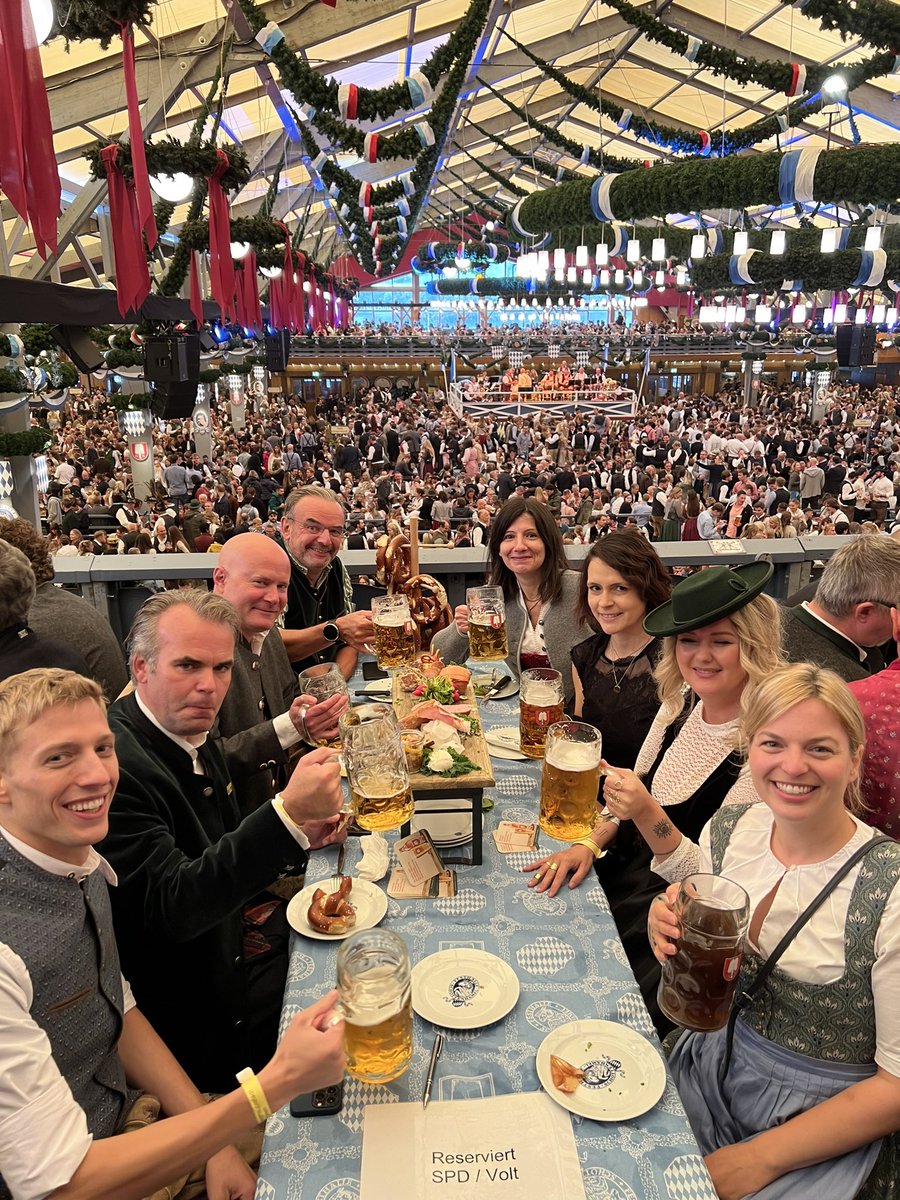 Anne Hübner tweet media