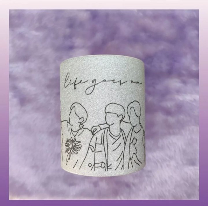 armyscarioca's tweet photo. Nada melhor do que tomar um café ou chá acompanhadas dos meninos né? 

Essas canecas perfeitas vocês só encontram na @dreamofkpopstore dêem uma passadinha na lojinha, que alem das canecas tem outras coisinhas lindas 💜

#canecaspersonalizadas #lojinhavirtual #shoope #bts #army https://t.co/h8xOw5zIYZ