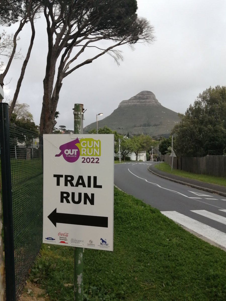 _CrystalAugust's tweet image. ** I am not the lay in and cuddle type 😂 The mountains were calling! ⛰️ ** #ChicksWhoTrail #Trailrunners #GunRun #RunningWithTumiSole