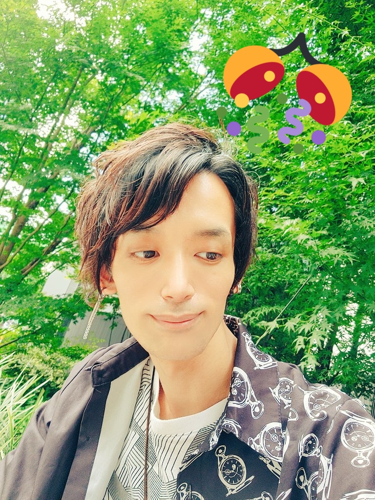 ご無沙汰してます。夜がだんだんと肌寒くなってきましたが皆様元気にお過ごしですか？僕はとっても元気です😃
私事ですが本日また1つ歳を重ねました🎊自分を取り囲む全ての人、物事にこれからも感謝を