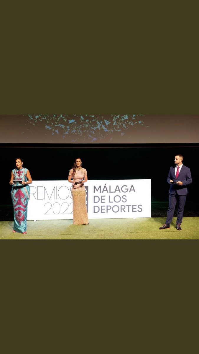apdeportivosmlg's tweet photo. Seguimos abrumados por las felicitaciones q nos llegan. Gracias a periodistas, patrocinadores, instituciones y deportistas por su apuesta y confianza.Y gracias al trabajo  de los compañeros q lo hicieron posible.                     #premiosAPDM
#MálagadelosDeportes2022 https://t.co/h6gB9jssE6