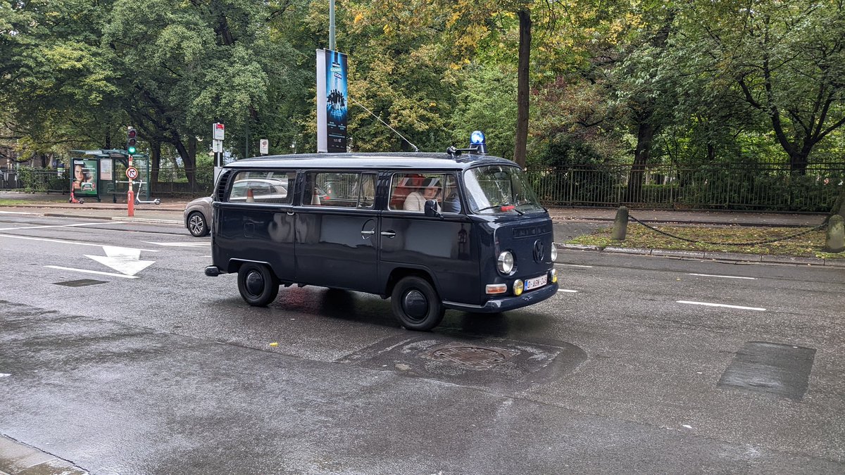 CSkentelbery's tweet image. Exceptionally cool emergency response vehicle convoy in Brussels.