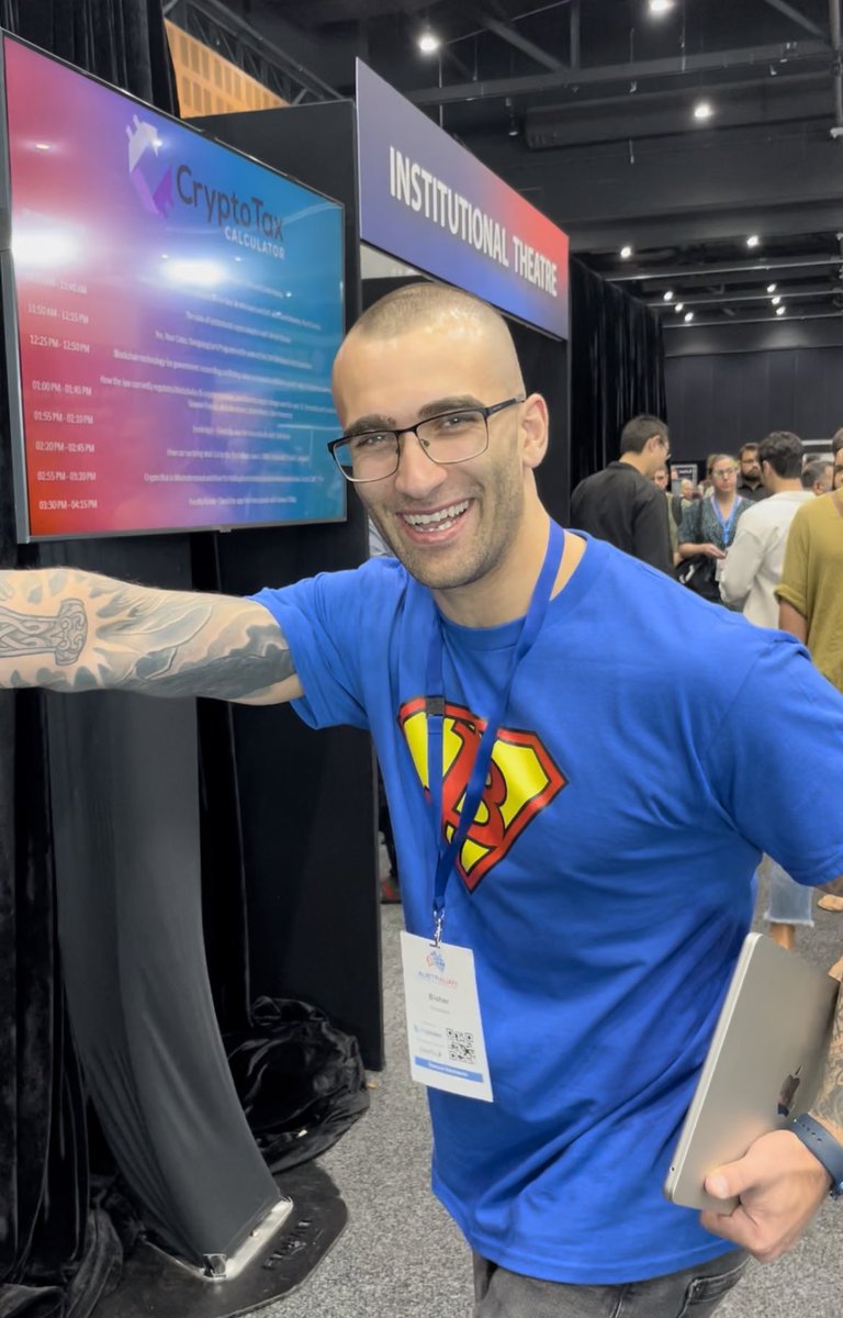 I met #BitcoinMan or is that #CryptoMan <a href="/StormRake/">Stormrake</a> ? At Day 1 of <a href="/AusCryptoCon/">Australian Crypto Convention</a> #auscryptocon #cryptocon #marvel #crypto