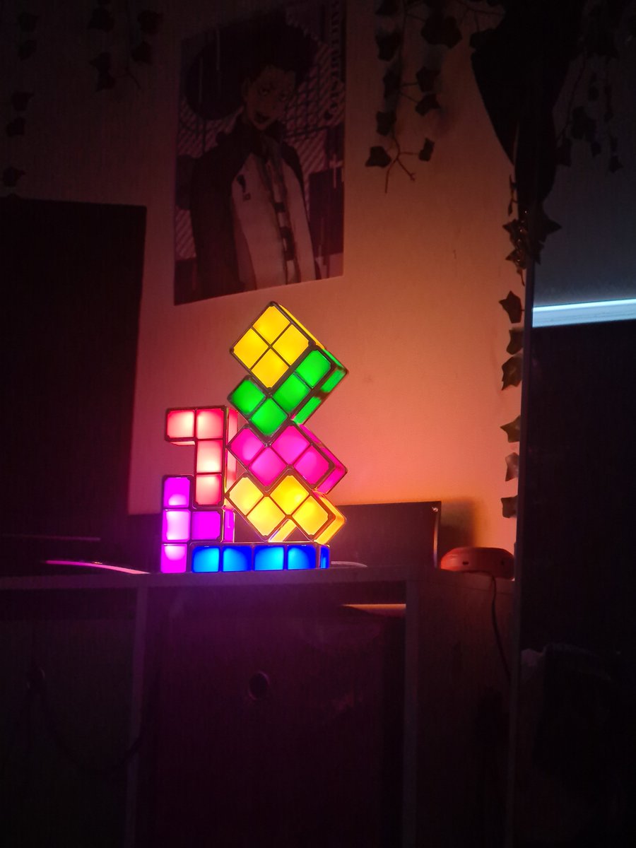 sho_n0nst0p's tweet image. Wanna play? #tetris #light #tetrislight