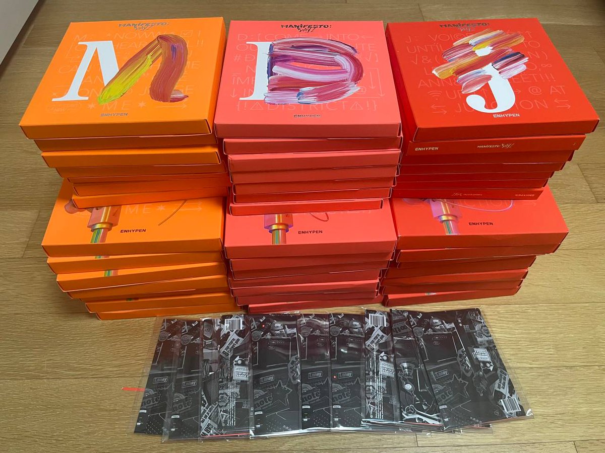 AutumnkshopPH's tweet image. ALBUM GIVEAWAY 🤯💥

LIKE &amp;amp; RT + FOLLOW ME 🔔