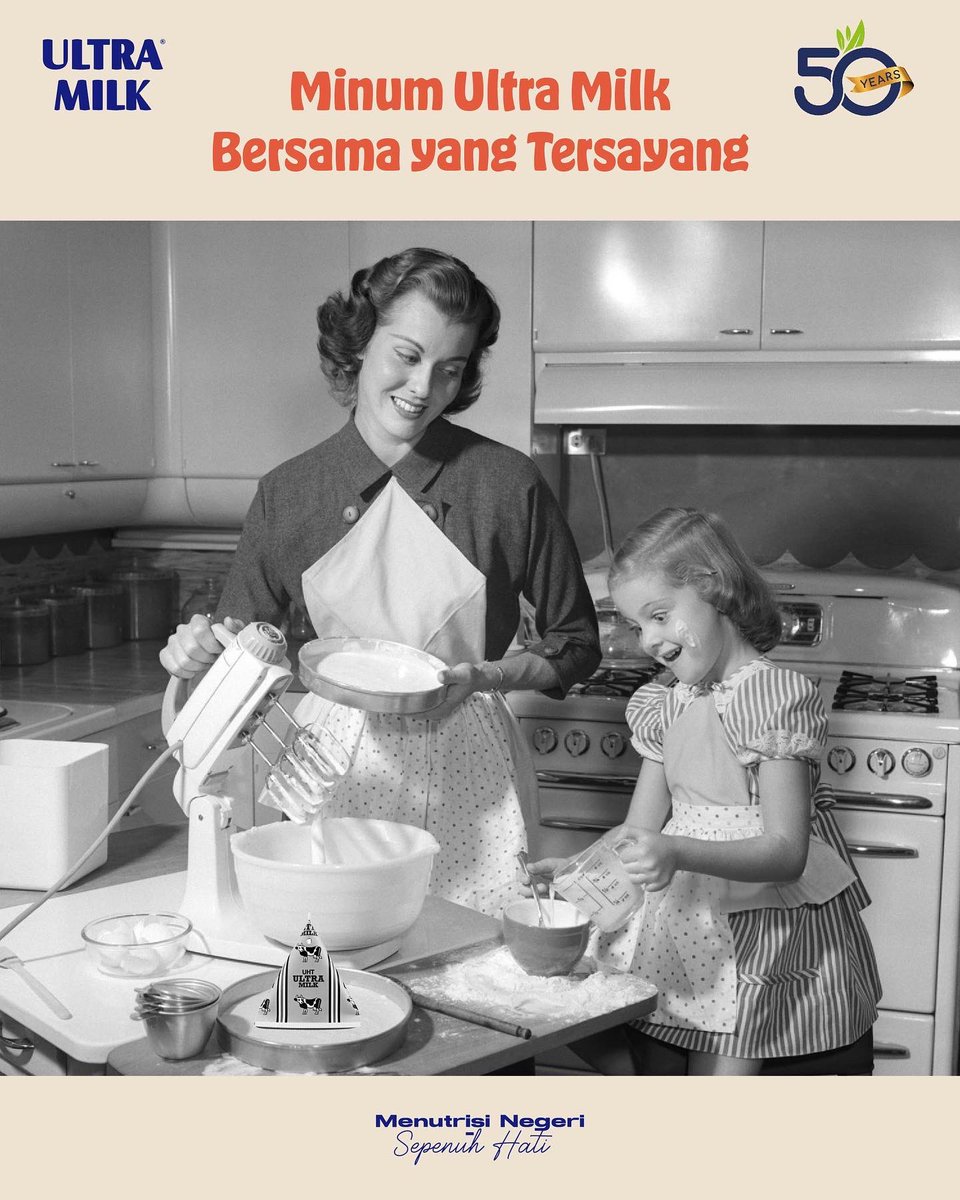 mymilk_id's tweet photo. Tapi satu yang tetap bertahan yaitu menikmati segelas Ultra Milk yang penuh nutrisi bersama yang tersayang.
#UltraMilk
#LoveLifeLoveMilk
#MenutrisiNegeriSepenuhHati
#Ultra50th
#Ultra70s
#Retro
#Vintage
#DailyLife https://t.co/iCmLB9vBDc