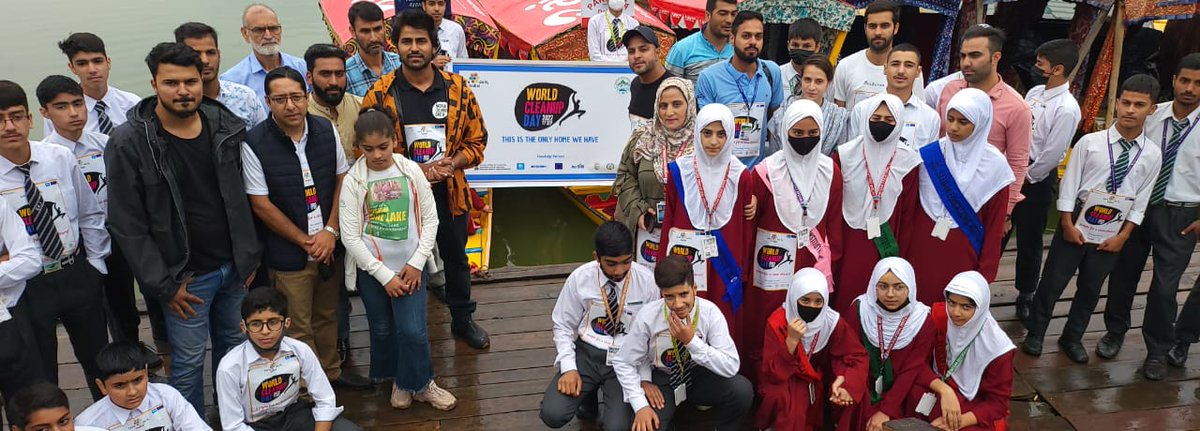 PankajChBJP's tweet photo. Let's Do It India successfully completed the clean up drive at Srinagar, Jammu and Kashmir today on the occasion of World Clean Up Day. #WorldCleanupDay #letsdoitindia @jktourismpolice @narendramodi @hrcduofficial @cleannoida @HCL_Foundation @WorldCleanupDay https://t.co/J5fi4gSTW8