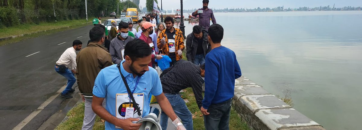 PankajChBJP's tweet photo. Let's Do It India successfully completed the clean up drive at Srinagar, Jammu and Kashmir today on the occasion of World Clean Up Day. #WorldCleanupDay #letsdoitindia @jktourismpolice @narendramodi @hrcduofficial @cleannoida @HCL_Foundation @WorldCleanupDay https://t.co/J5fi4gSTW8
