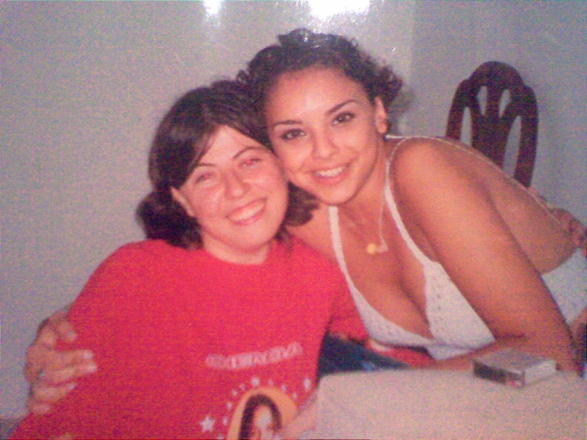 MiriDelin's tweet photo. Y de pronto, pestañeas y hoy se cumplen 20 años de esta foto!! Volvería a elegirla 1000 veces más!
Por cierto! Ese día nació LaDelin!! 😂
@Chenoa no hay cifra suficiente para darte las gracias! Te quiero! 😘😘😘😘😘
#Melilla https://t.co/KlaXxxFLzN