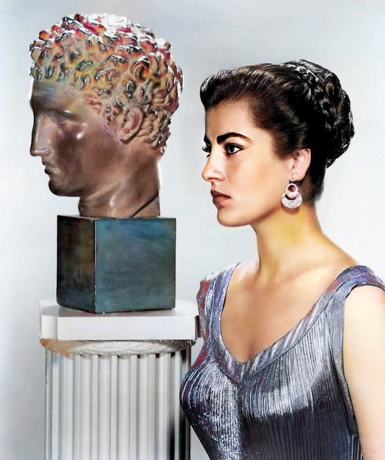 Pasion_Griega's tweet photo. "El estudio de la Literatura Griega Antigua a través de las películas de Irene Papas", magnífico artículo del profesor Alejandro Valverde que merece la pena leer en recuerdo de la inolvidable actriz griega.
👇🏼
https://t.co/NYo1qaPRjK https://t.co/Y1bBSAnTOL