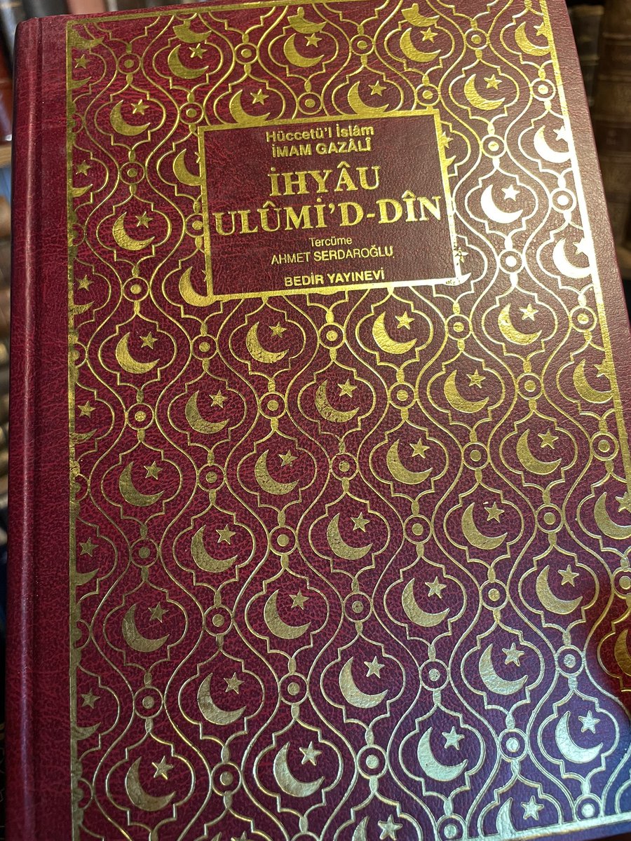 osmanlicasahaf's tweet photo. Zevk-i selim sahibi bir zât varsa işin başında işte böyle güzel ciltler çıkıyor ortaya…M. Şevket Eygi’ye rahmetle…
#kitap #ciltsanatı #mehmetşevketeygi #zevkiselim https://t.co/4Xzuqku0Eg