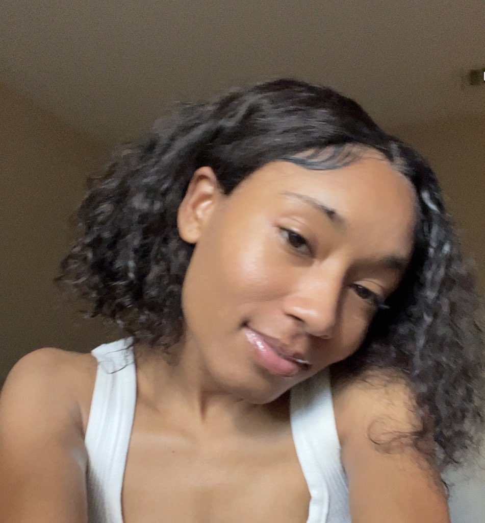SheBlessed_'s tweet photo. Having access to me is a precious privilege 🦋 https://t.co/Tdd3i6o7fG
