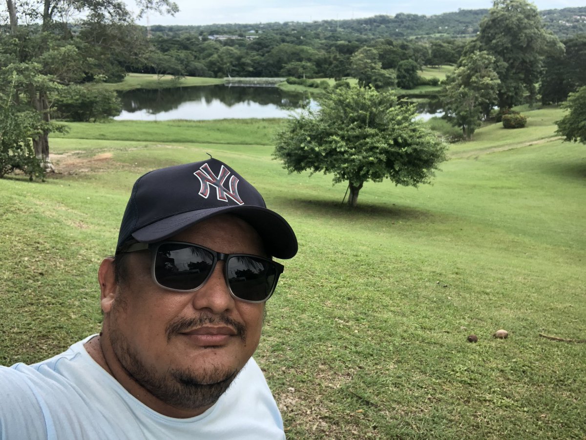 boryssierra's tweet photo. Hay quienes ven la naturaleza como algo ridículo y deforme y aun hay otros que ni siquiera la ven. Pero a los ojos del hombre con imaginación, la naturaleza es la imaginación misma. https://t.co/aPItW5PRrT