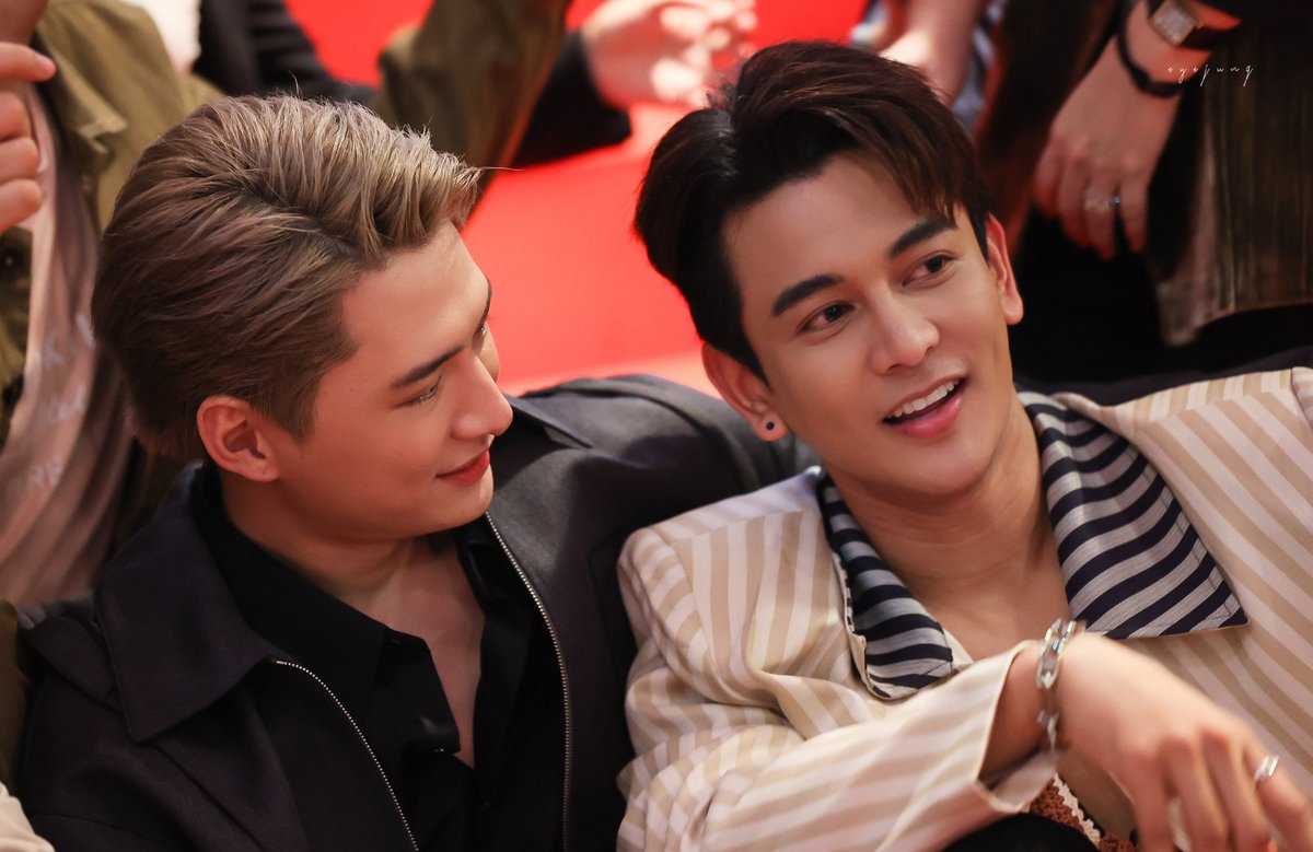 everyday__youu's tweet photo. วันนี้อีก 1 รอบ เต็มที่ไปเรยนะคร้าบ ชายเล็ก ชายสี่ 💕

#ลิขิตรักชิงบัลลังก์
#KristPerawat
#gunnapat23 https://t.co/3KogYyc1ek