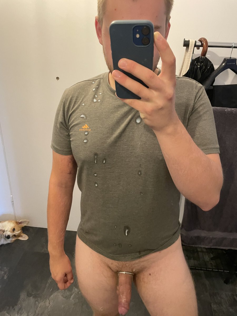 Nikebator's tweet photo. *disapproving corgi in the background*
#gaycum #gayexhibtionsm #gayexposing #gaypoppers #poppers #cumcontrolfun #popperbators https://t.co/ghya4WuzRO