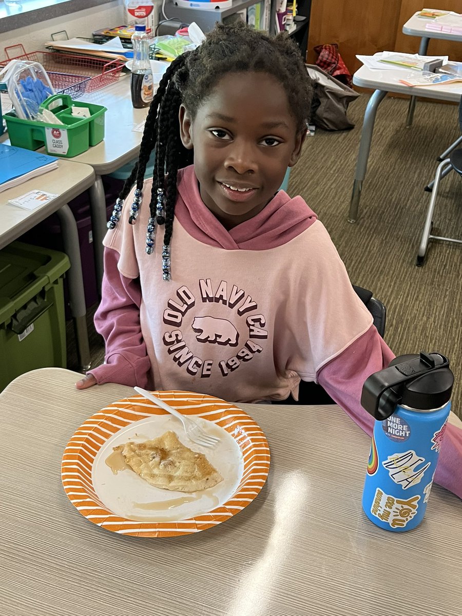 ᗷETᔕY KᑎIGᕼT tweet media