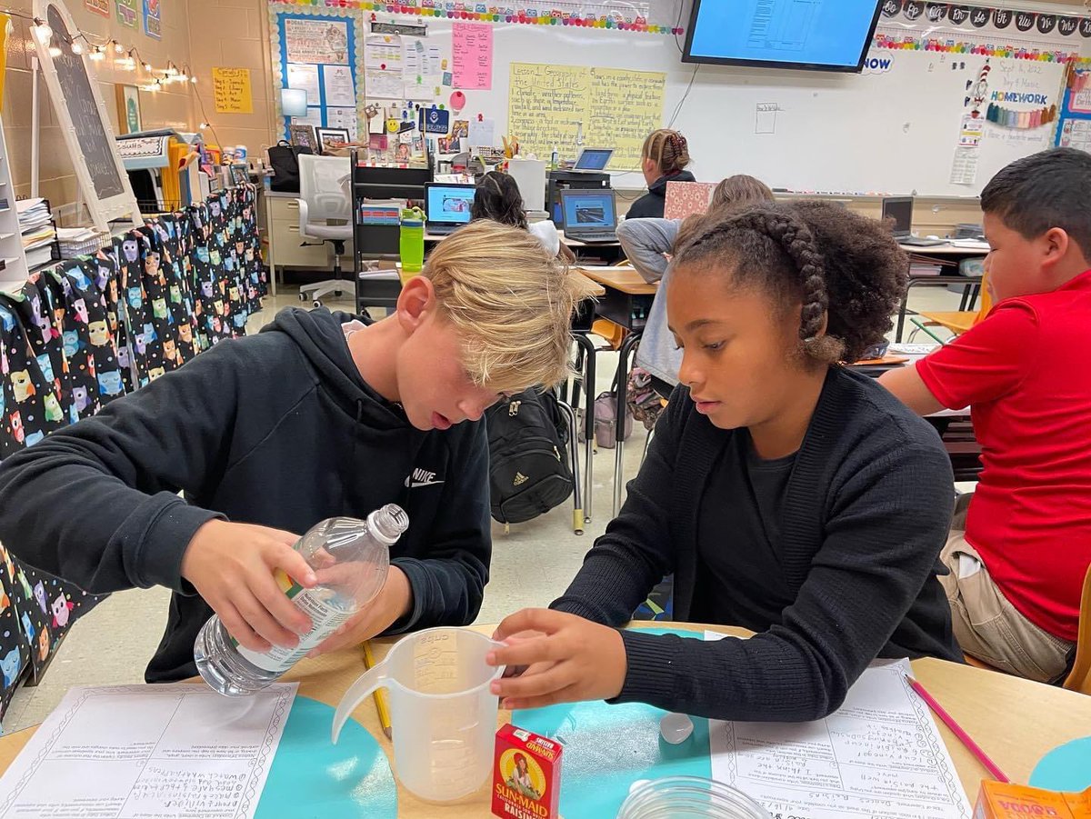 RossiElementary's tweet photo. Students in Mrs. Cristelli’s science classes had a great time working in groups today as they followed the steps of the Scientific Method. They asked questions, made predictions, collected data and got some surprise outcomes in their “Dancing Raisins” experiment. 🧪👩‍🔬🥼 #STEM https://t.co/z73jxGSC6L