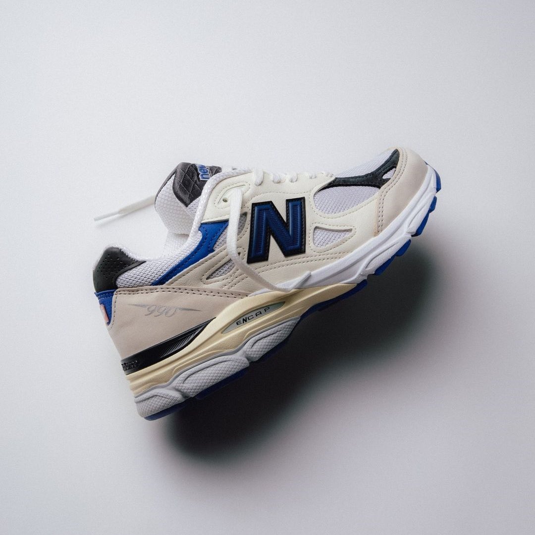 Sneakerologue's tweet photo. New Balance 990 V3 “Cream/White/Blue” ! https://t.co/cj8IZvZ0kb